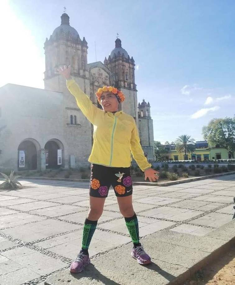 Isidra, conocida cariñosamente como ‘Chinita‘, había participado recientemente en el Maratón de la Ciudad de México, y su pérdida ha generado numerosas muestras de pesar y solidaridad entre la comunidad de corredores.