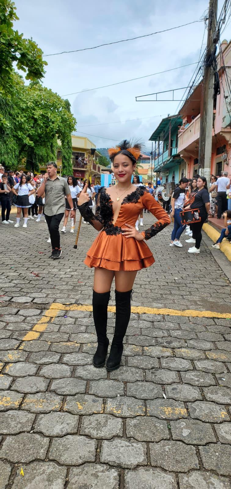 Santa Bárbara no se cansa de regalarnos mujeres bellas