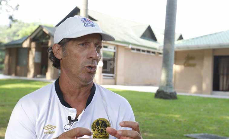 Pedro Troglio: “Aunque Messi gane el Mundial, no será mejor que Maradona”