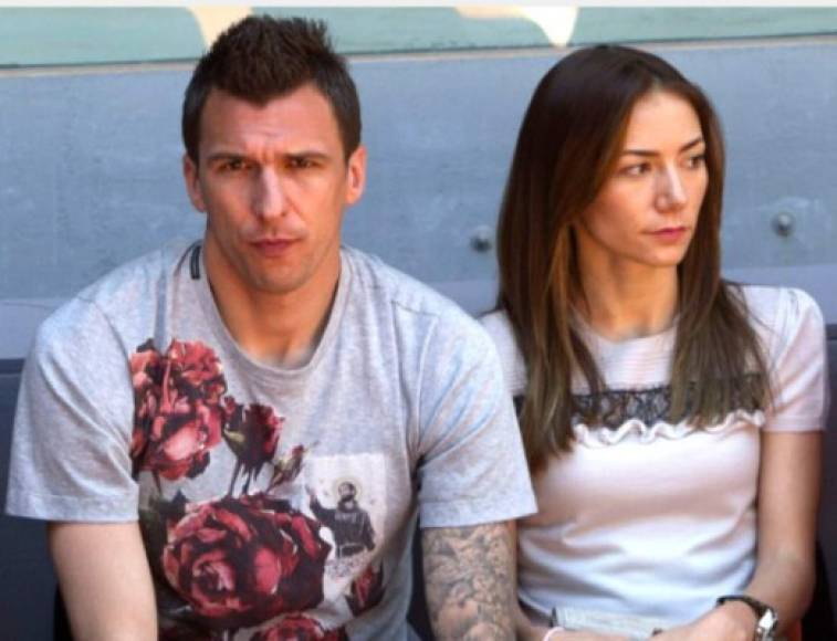 Mandukic y su novia Ivana evitan salir en los medios.