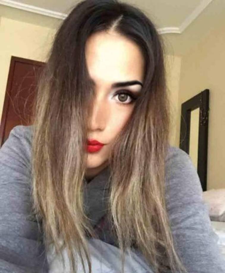 A través de su cuenta de Facebook, la mujer trans reveló la conversación que tuvo con el futbolista mexicano. La chica es identificada como ALee Salinas.