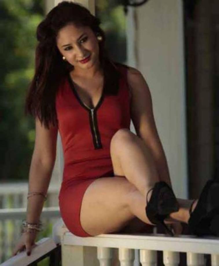 Pamela Hernández es fotogénica, además es bailarina de samba.