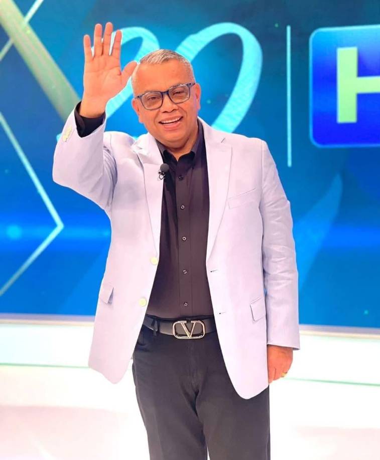 ”Donde lo han invitado usted ha ido. Yo lo invité a mi boda y usted fue”, le expresó Carolina Lanza a Maldonado, quien sorprendió a la presentadora con su fría respuesta. 