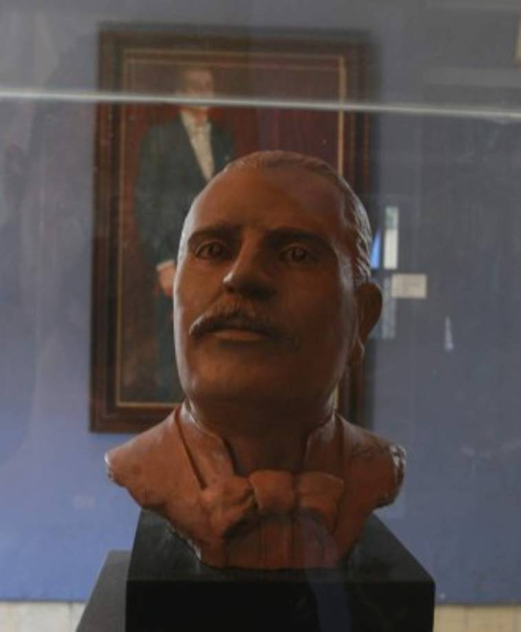 La edificación donde funcionaba tiene mucha historia, construida en 1876 fue el hogar del destacado escritor y político Ramón Rosa y durante un siglo entero sirvió como sede de la Corte Suprema de Justicia.