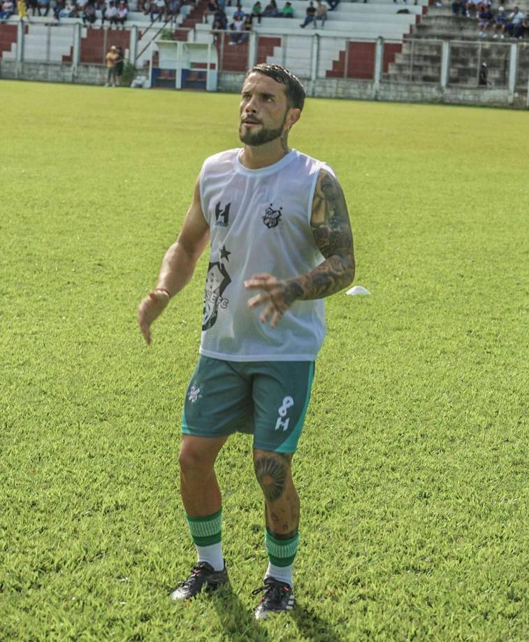 José Barreto - El centrocampista uruguayo finalizó su contrato con el Platense y suena para volver a la Liga Nacional. El jugador, ex del Honduras Progreso, está en negociaciones con los Potros de Olancho, confirmó Humberto Rivera.