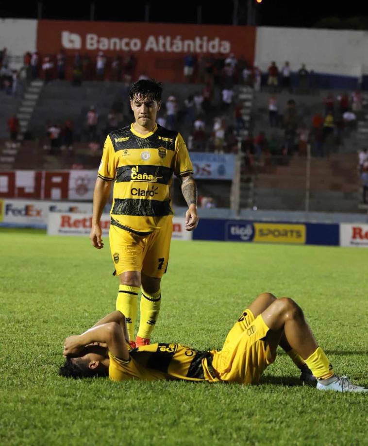 Decepción y tristeza en Real España, festejos del Vida y el infiltrado