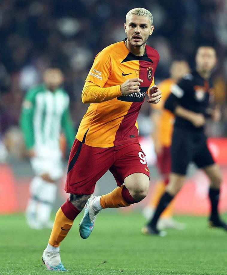 Todo parece indicar que el jugador del Galatasaray habría aprovechado su último viaje a Argentina para encontrarse con la joven con la que ya llevaría tiempo mensajeando a través de Instagram.