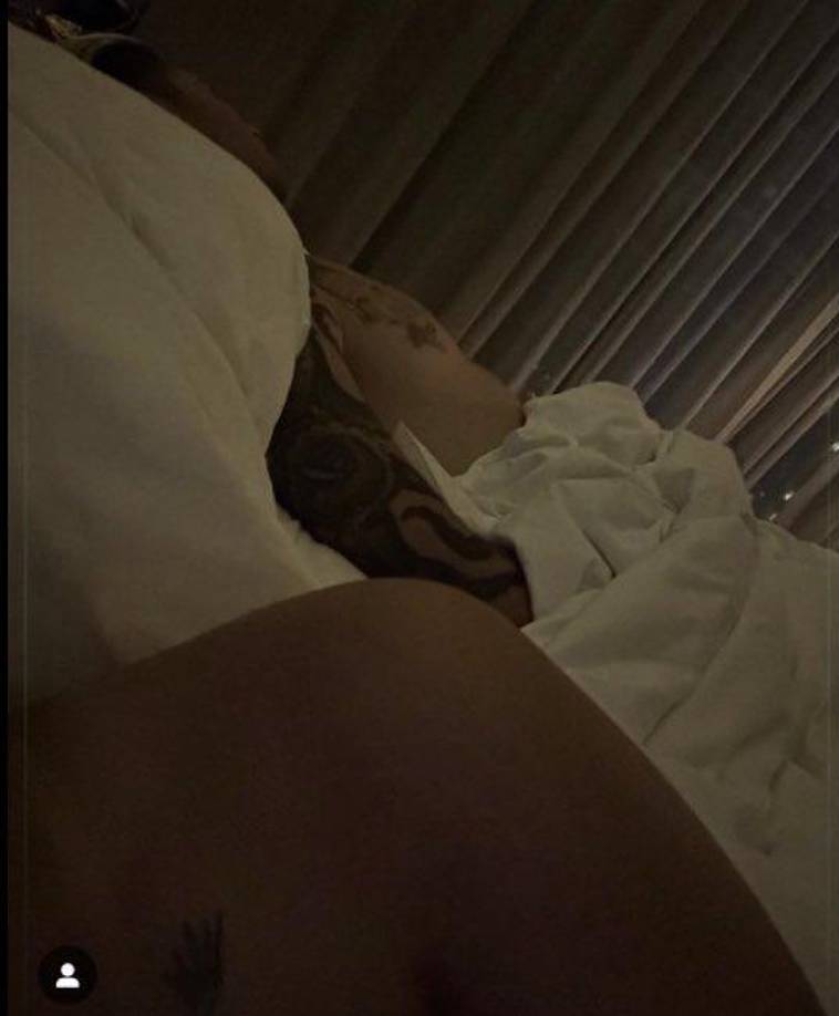 Luego de que la usuaria en Instagram, Patricia Milian, subiera a sus historias un video y una foto en donde presuntamente está con Juan de Dios Pantoja, en lo que aparenta ser la habitación de un Hotel, las redes estallaron.