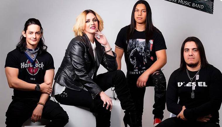 <b>OSMOSIS</b>Con un repertorio variado, Karen Alcántare se presenta este 14 de febrero en el Hotel Real Intercontinental, donde habrá un “Coquette lover dinners” que incluye un bufete especial y una copa de vino o una gaseosa. Puede reservar al 9512-2500. El sábado regresa con su grupo Ósmosis a interpretar las mejores baladas.