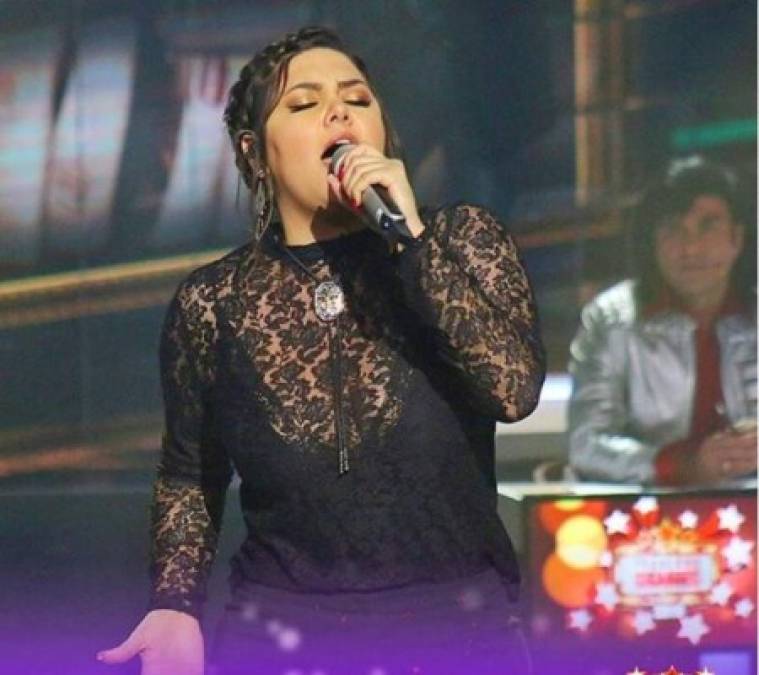 La 'fans page' de la cantante mexicana Yuridia, quien ganó el segundo lugar en La Academia en la cuarta generación, también envió mensajes para Angie.