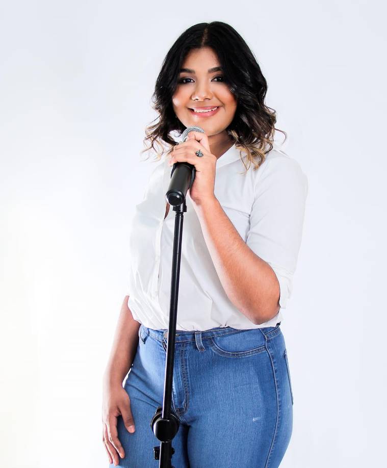 <b>KIMBERLY ROWE</b>La sampedrana se presenta este viernes en La Casa de la Pasta junto a la banda Ley Seca. El lugar está ubicado entre 11 y 12 avenida, 20 calle de la colonia Country. El sábado llega a Alquimia Cervecera con música de de Natalia Lafourcade, Carla Morrinson y Mon Laferte. La entrada tiene un costo de 100 lempiras y puede reservar llamando al 9742-1082. E