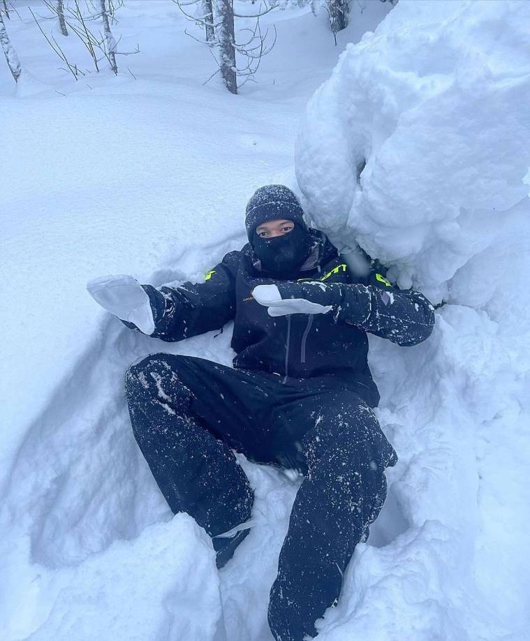 Kylian Mbappé - El delantero francés del París Saint Germain (PSG) prefirió disfrutar la Navidad 2023 en la nieve.