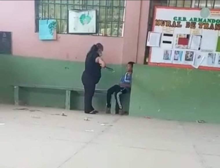 Agregó que ella es madre y tiene un nieto, por lo que “nunca” ha sido su intención hacerle daño a sus muchachitos, como llama de cariño a sus alumnos.