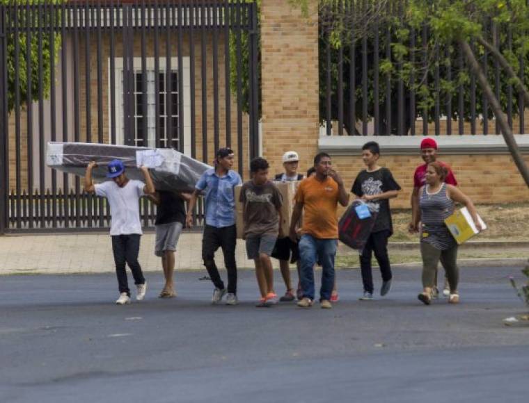 El comercio ha colapsado y la escasez ha empezado a hacerse patente en Managua y varias ciudades del Pacífico de Nicaragua, en el sexto día de manifestaciones contra el Gobierno por decisiones económicas y sociales en las que, según datos de ONG, han muerto al menos 27 personas.