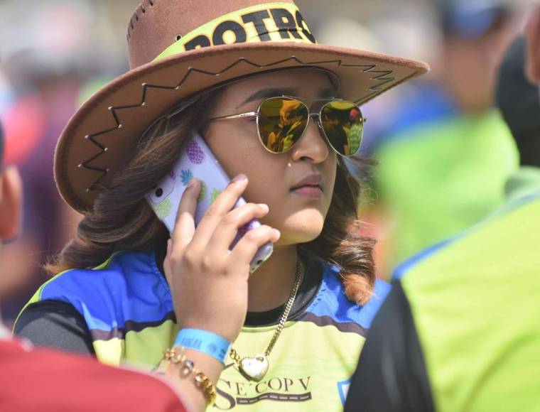 Mujer policía cautiva: Las bellas chicas de la final de ida Olancho-Olimpia