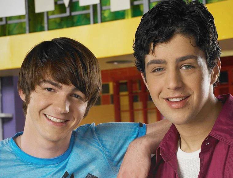  Detrás de las series All That y The Amanda Show , junto con las comedias Kenan &amp; Kel , Drake &amp; Josh , Zoey 101 , iCarly y Victorious , las acusaciones de que el creador y productor Dan Schneider a menudo aterrorizaba a los sets se acumularon durante años. 