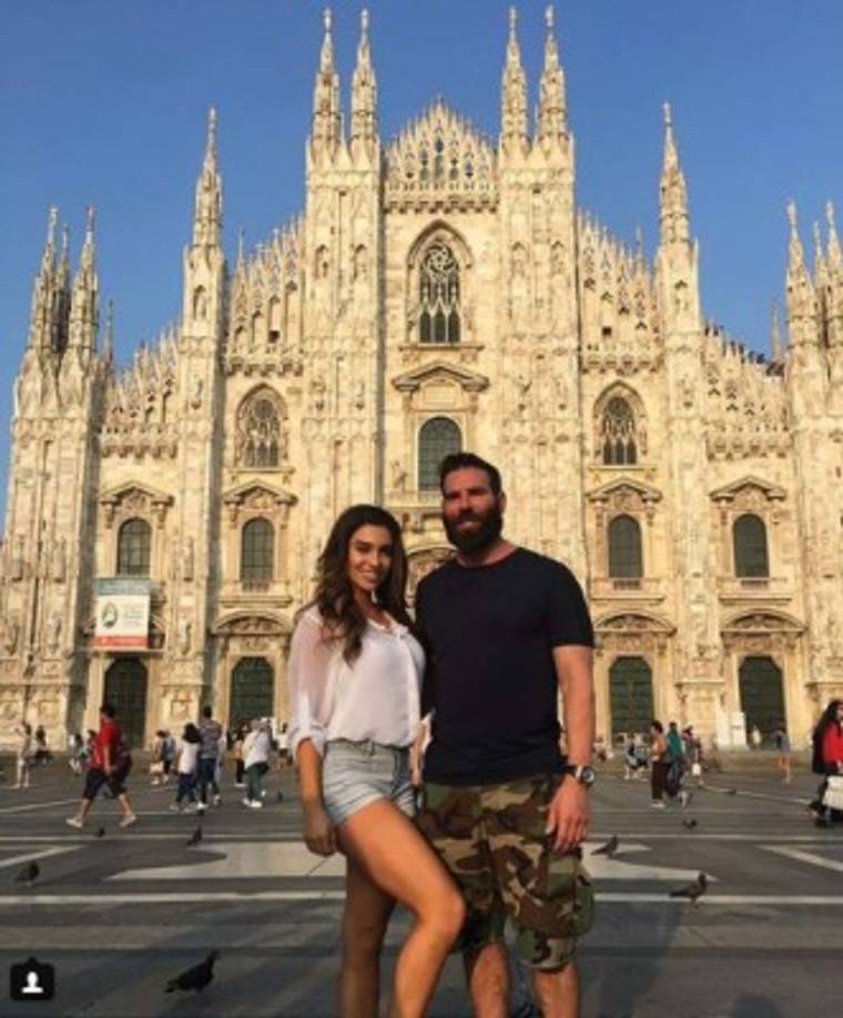 Su vida ha estado rodeada de escándalos de todo tipo, marcados por un presunto abuso de drogas como cocaína y Viagra que lo llevaron a sufrir tres ataques al corazón antes de cumplir 32 años.