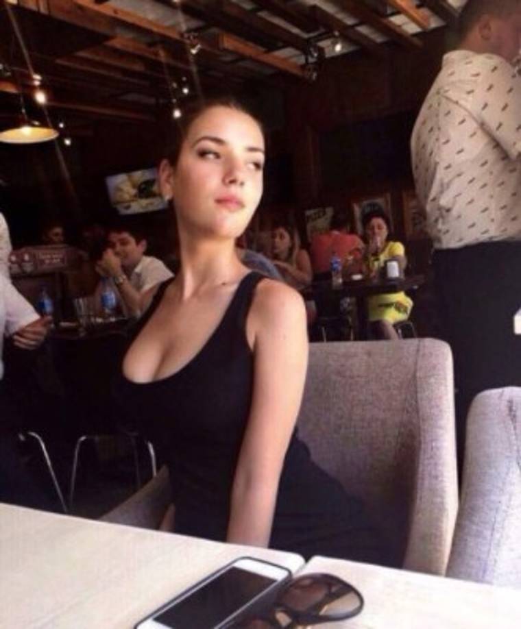 Según las fuentes cercanas al caso, la acusada se encontraba bajo efecto de las drogas cuando cometió el crimen.