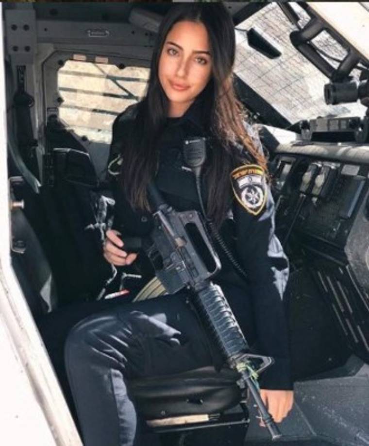 Las mujeres que llegan a Israel después de cumplir los 17 años o más están generalmente exentas del servicio militar.