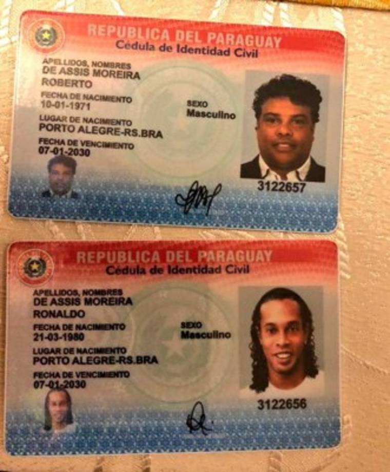 Las cédulas de identidad paraguayas falsas que utilizaron Ronaldinho y su hermano. “Las cédulas fueron retiradas en diciembre y los pasaportes en enero de este año”, informó el fiscal de la causa Federico Delfino.