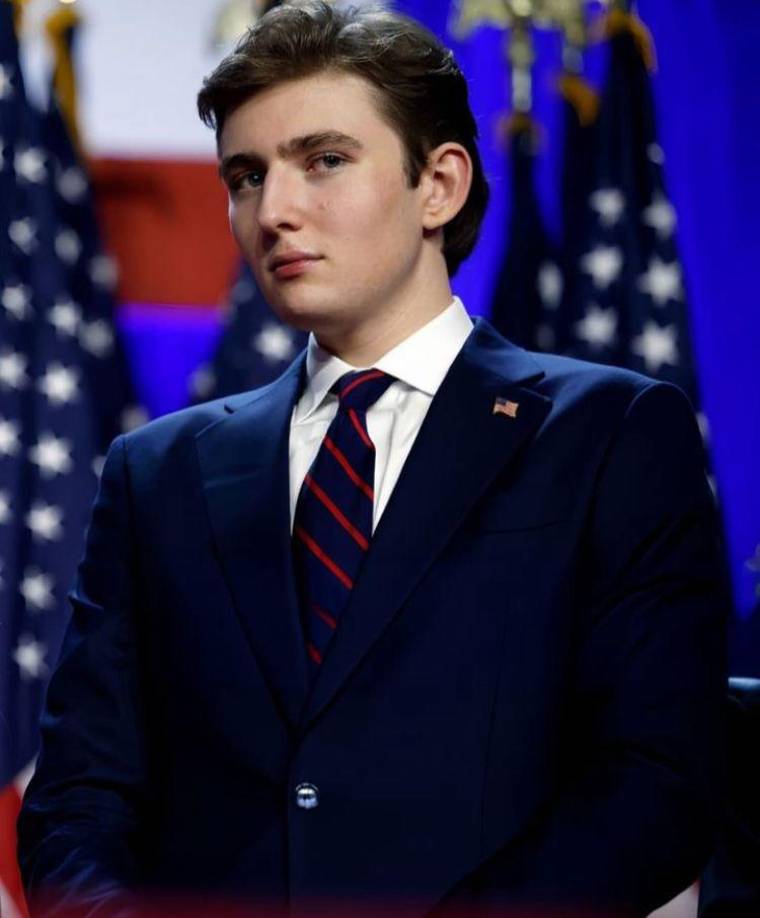 La familia del futuro gobernante se volvió al centro de atención, siendo su hijo menor, Barron, quien se llevó los mayores comentarios durante el evento de celebración en Florida.