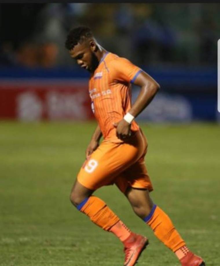 Jorge Benguché: Tras su gran temporada con la UPN, al delantero le llueven las ofertas y clubes sampedranos estarían tras sus servicios.