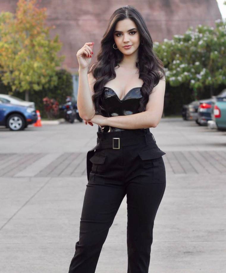 La Hondureña Zuheilyn Clemente ha traído nuevamente a la palestra pública la figura de la exreina, Mónica Spear, tras sus bellos rasgos y parecido a la exactriz venezolana.