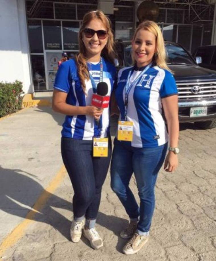 Las bellas Jenny Fernández y Tanya Rodríguez, además de trabajar en el partido, no ocultaron su alegría por la victoria.