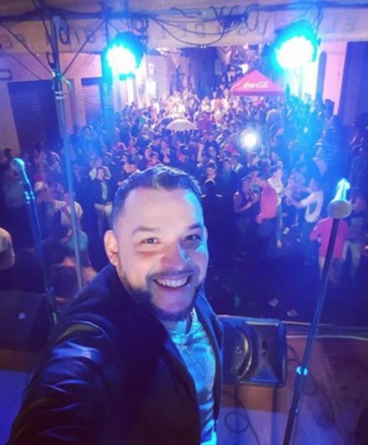 Tony Castellanos, cantante y compositor de La Gran Banda dio un mensaje tres días antes del partido.