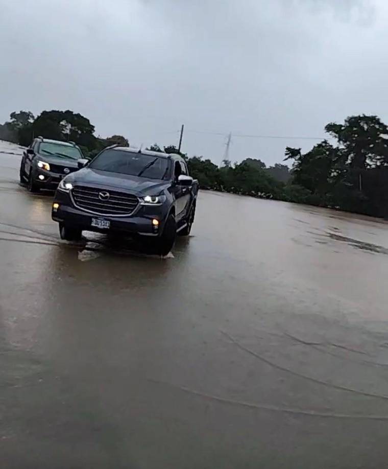 El fenómeno deja ya inundaciones, desbordamiento de ríos, carreteras dañadas y puentes colapsados en diferentes partes de Honduras.