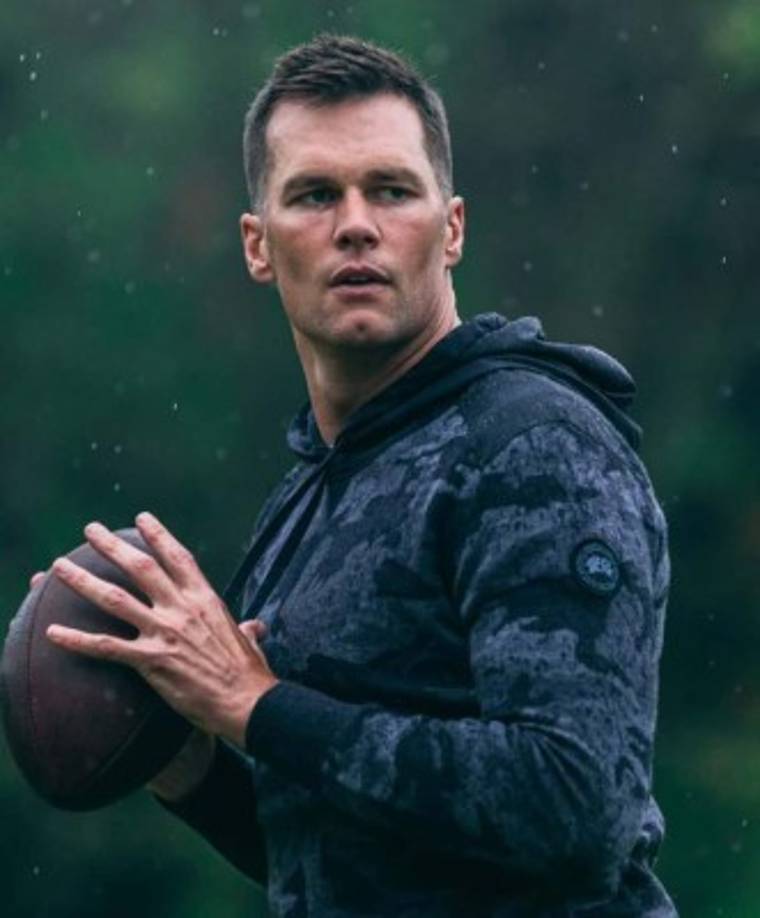 Tras el entrenamiento matutino se prepara un batido con arándanos, plátano, nueces y diversas semillas, aportando así una inmensa cantidad de antioxidantes, grasas y calorías para afrontar el entrenamiento de las ocho de la mañana.