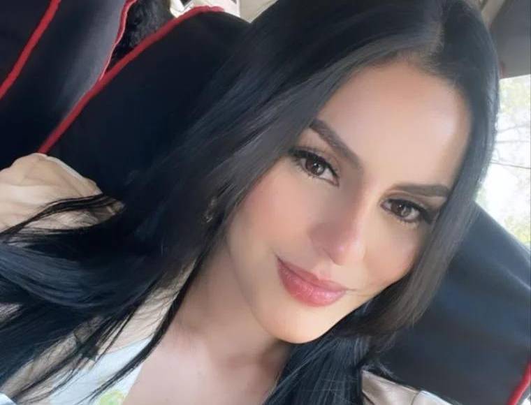 Yelsin Almendares obtuvo el título de Miss Honduras Mundo en el año 2022, pero ha sido por algunos problemas que el certamen no ha podido celebrarse. La hermosa joven es originaria de Danlí, El Paraíso, oriente de Honduras.