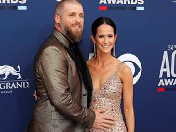 Imagen de archivo de Brantley Gilbert y su esposa Amber.