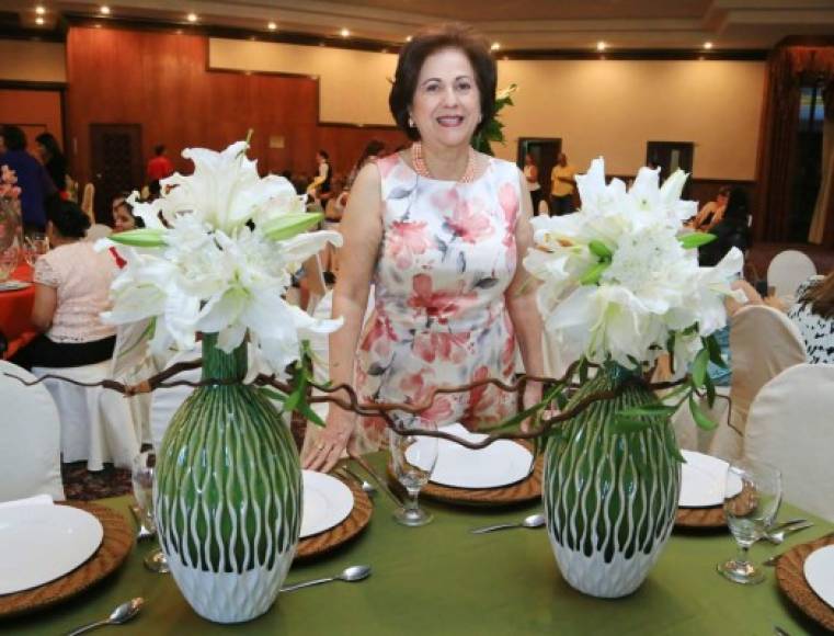 Yolanda Abufele y su espectacular diseño floral.