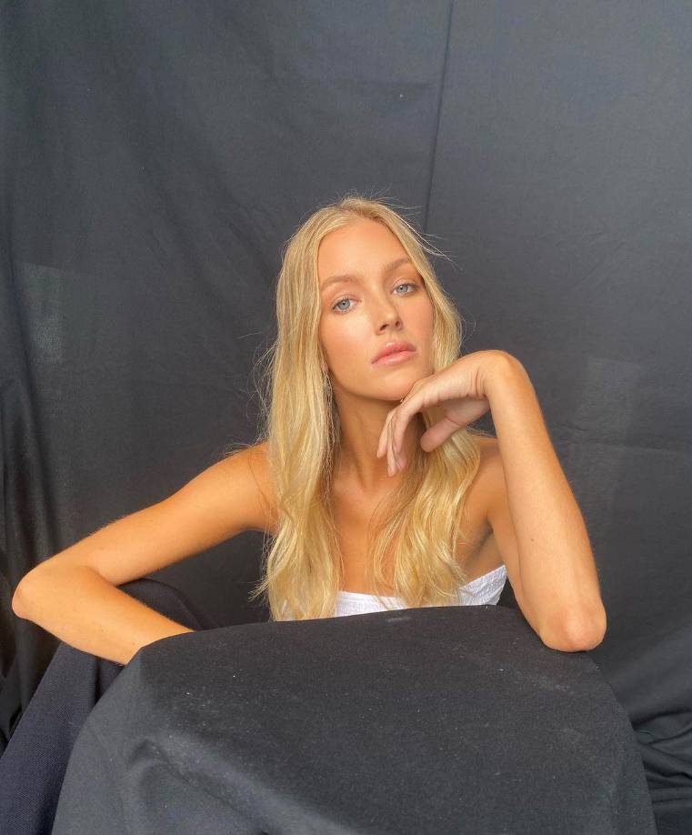 Scoop Management compartió un video en Instagram con dos fotos de Weir y la canción Eveglow de Coldplay. <b> </b>