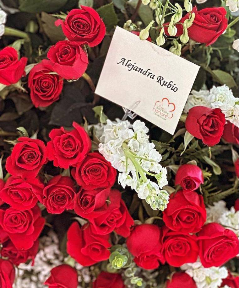 Sin embargo, no reveló quien es su enamorado. 