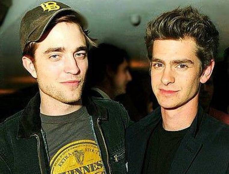 Robert Pattinson y Andrew Garfield fueron grandes amigos desde que llegaron a Hollywood, se cree que la amistad entre ambos se terminó cuando Andrew dejó a Shannon Woodward para salir con Emma Stone y Pattinson optó por quedarse del lado de Shannon. Además, existen rumores de que Andrew ha hablado mal de la carrera de Robert.