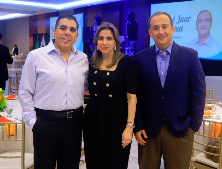 Mario Faraj, Leyla de Faraj y Allan Hawit