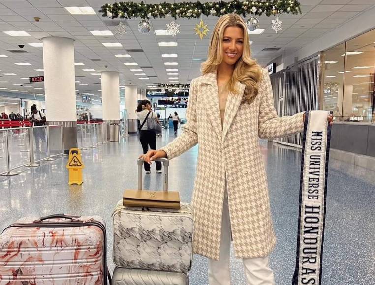 Rebeca Rodríguez llegó hace un día a tierras del Tío Sam, en donde fue recibida por decenas de compatriotas que le mostraron su apoyo incondicional. La joven de 20 años, ha sido muy cercana al público desde su triunfo en el Miss Honduras Universo.