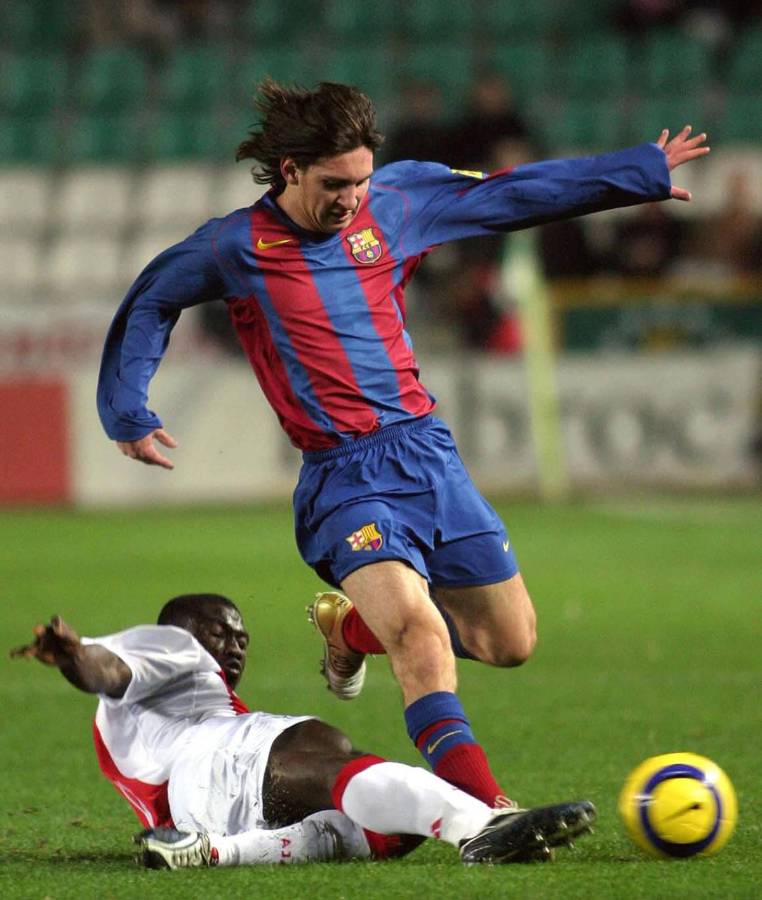 Leo Messi en uno de sus primeros partidos con el primer equipo del FC Barcelona (2004).