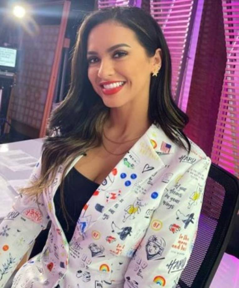 Ana Jurka: Talentosa periodista hondureña que destaca en Telemundo.