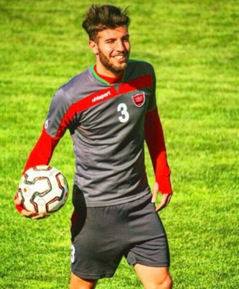 Mohammadreza Khanzadeh <br/><br/>Nacióo en Teherán, Irán, 11 de mayo de 1991. Se desempeña como defensa en el Padideh FC de la Iran Pro League.​