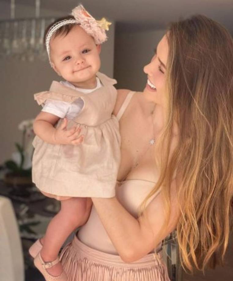 <a href='https://www.laprensa.hn/fotogalerias/farandula/1389001-411/marlene-favela-ex-george-seely-vuelve-instagram-tras-confirmar-divorcio' style='color:red;text-decoration:underline' target='_blank'>MIRA: Ex de Marlene Favela, George Seely, vuelve a Instagram tras confirmarse su divorcio</a>