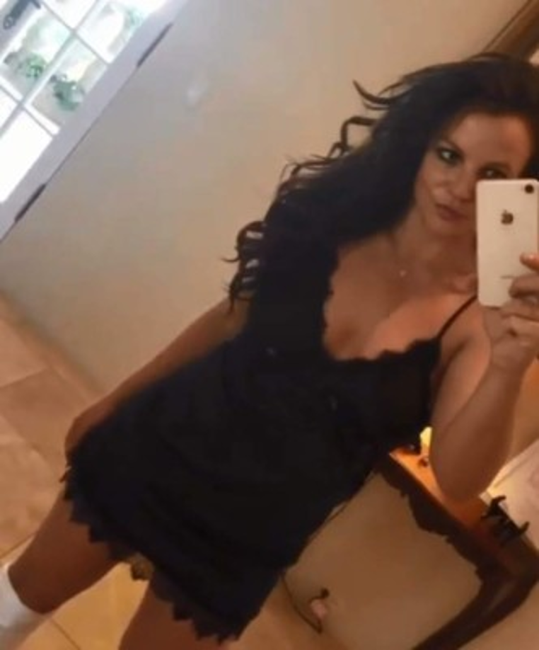 El nuevo look de la cantante causó en su mayoría reacciones positivas de parte de sus seguidores. Los fans de Britney aseguran que este color le favorece.