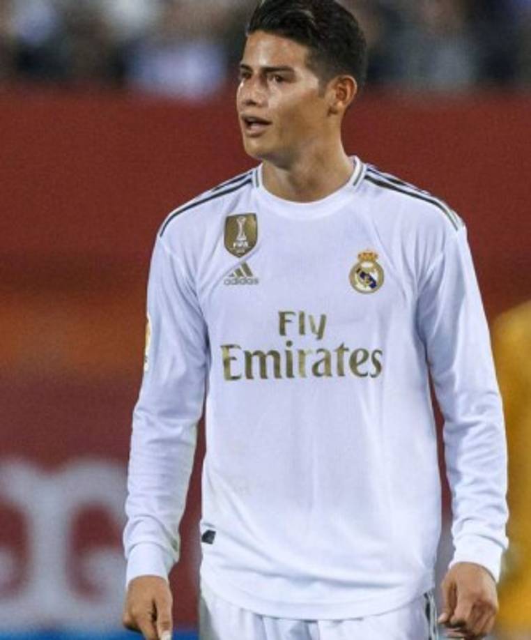James Rodríguez: El mediocampista colombiano podría salir del Real Madrid y suena para llegar a la Premier League de Inglaterra. Se menciona que el Everton de Ancelotti lo pretende.