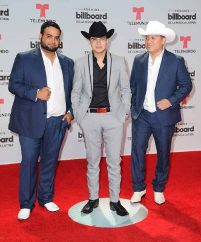La banda norteña de Ulices Chaidez y Sus Plebes.<br/><br/>