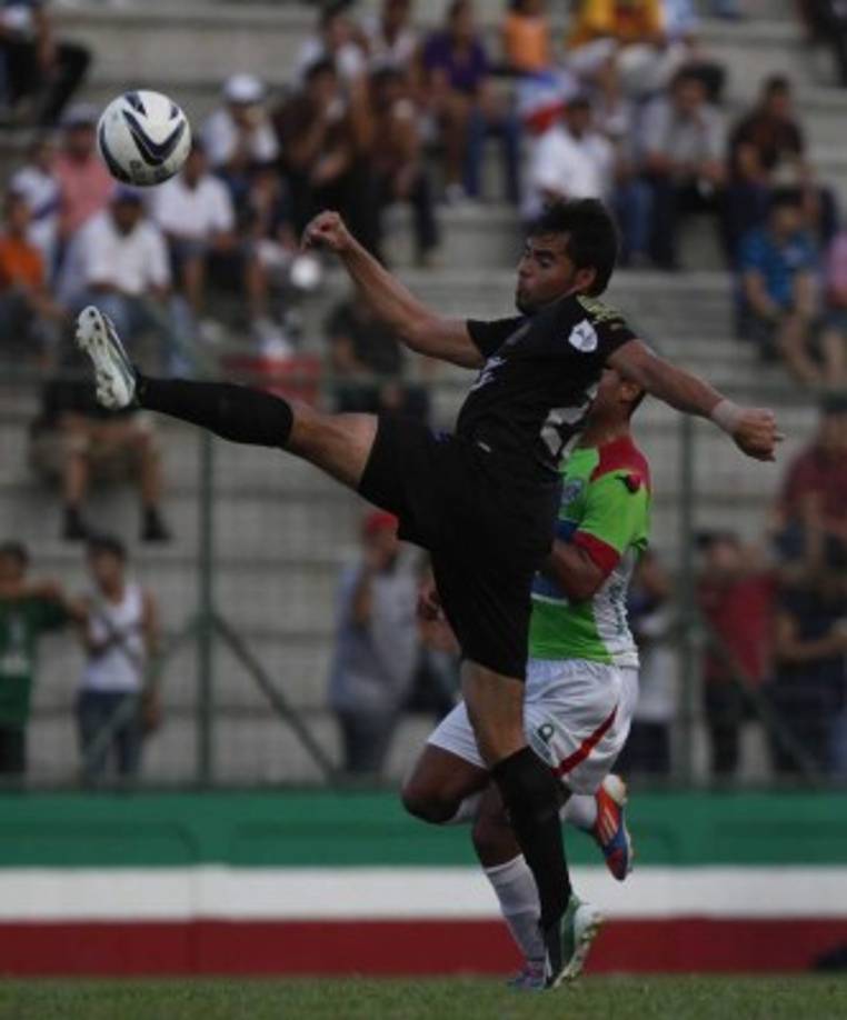 Frank Arévalo: Fue uno de los defensores centrales.