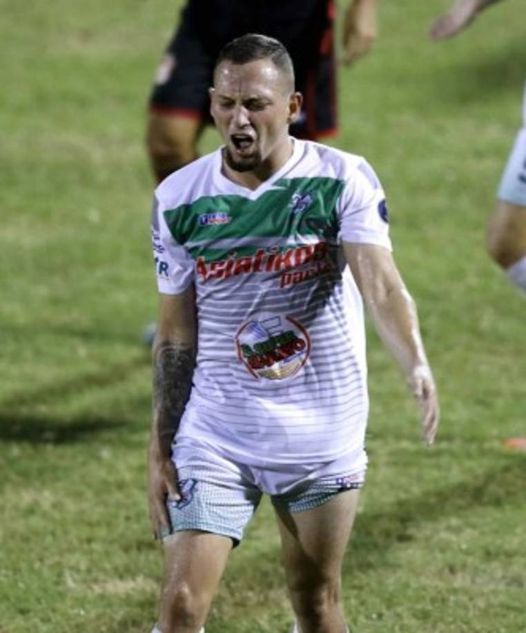 Ilce Barahona también llegaría al Real España. El mediocampista finalizó contrato con el Platense y ya tiene sobre la mesa el documento para su vinculación con la Máquina. Seguiría el mismo camino de su compañero Carlos Bernárdez.