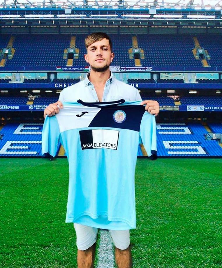 “El Croydon está profundamente entristecido al enterarse del fallecimiento de nuestro ex jugador, Oliver Spedding. Jugó para el club durante un par de temporadas y fue una persona muy querida que siempre dio lo máximo por el equipo”, ha anunciado en un comunicado.