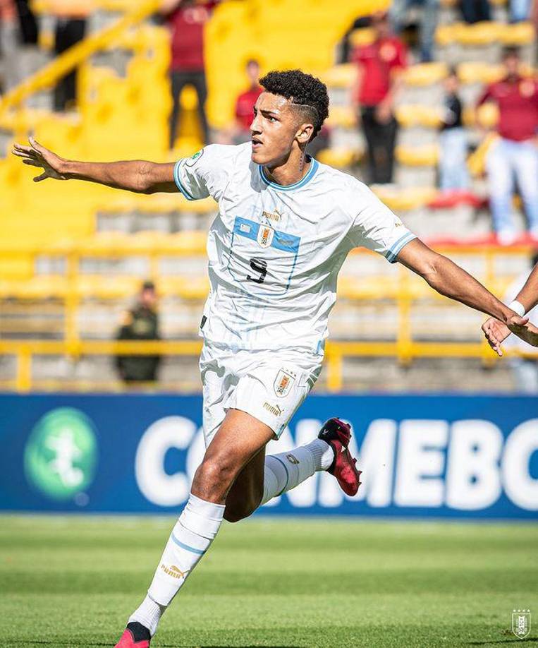 El club blanco, sin embargo, no lo liberó, pese a los intentos de la federación uruguaya.